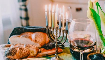 开云真人体育娱乐-马刺后场双枪组合初见锋芒，马刺双雄